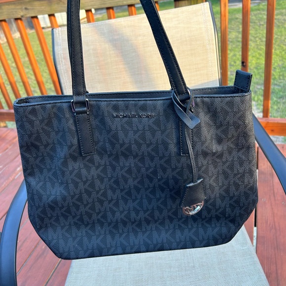 Michael Kors Medium Sized Morgan Tote - Picture 1 of 5